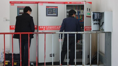 眾利聯(lián)合消防控制柜—淺水是喧嘩的，深水是沉默的。