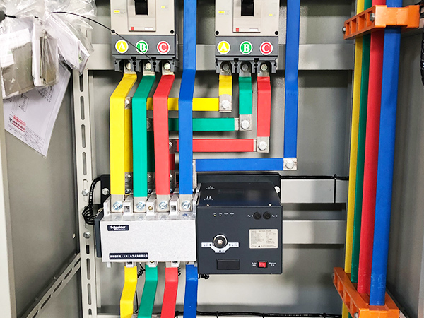 控制柜細節(jié)圖