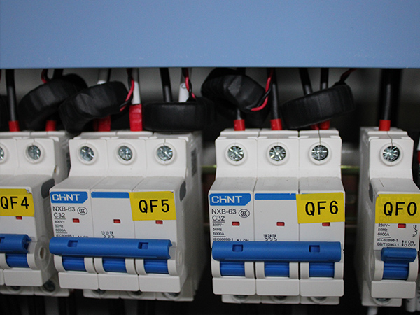 風(fēng)機(jī)內(nèi)部開關(guān)圖