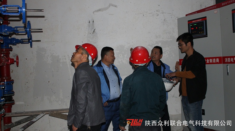 孫工、李總在調(diào)試現(xiàn)場